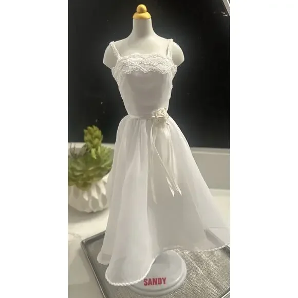 Franklin Mint Grease Sandy Doll Wardrobe Yellow White Dress Accessories  Stand